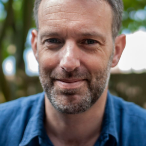 Lee Holdstock
